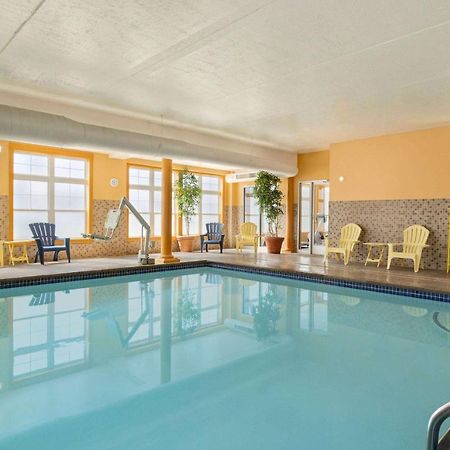 Days Inn By Wyndham Airport/Maine Mall Саут-Портленд Экстерьер фото