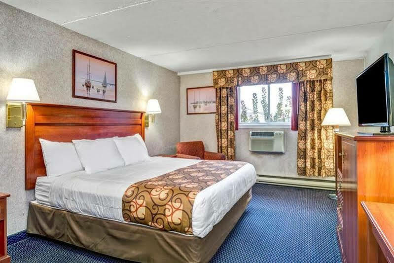 Days Inn By Wyndham Airport/Maine Mall Саут-Портленд Экстерьер фото